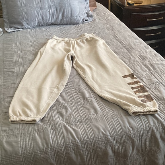 Cream Sweatpants with leopard Lettering - Picture 5 of 7